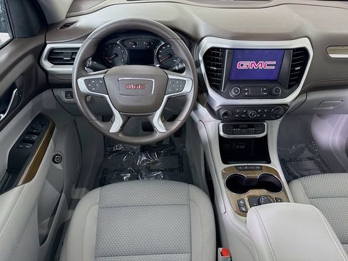 Used 2023 GMC Acadia SLE w/ Driver Convenience Package FWD image 3