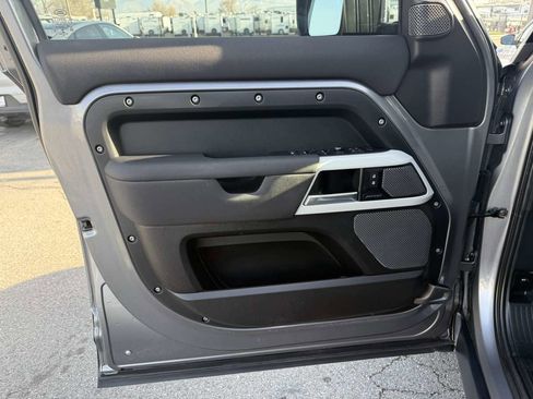 Used 2021 Land Rover Defender 110 SE image 12