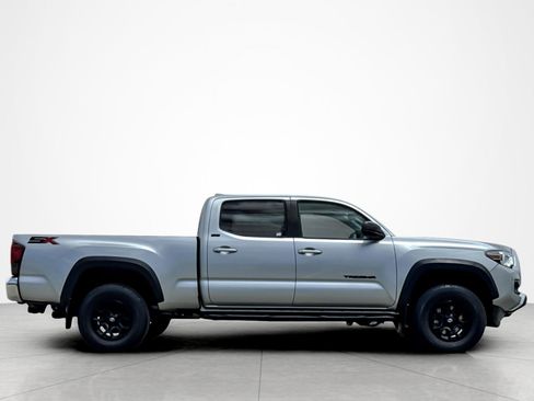 Used 2023 Toyota Tacoma SR5 AWD/4WD image 6
