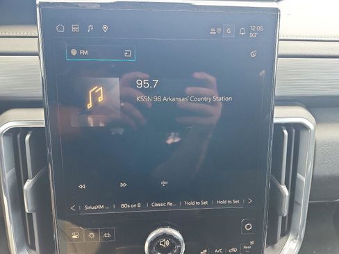 New 2025 GMC Acadia Elevation image 11