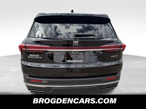 Used 2025 Buick Enclave Preferred FWD image 7