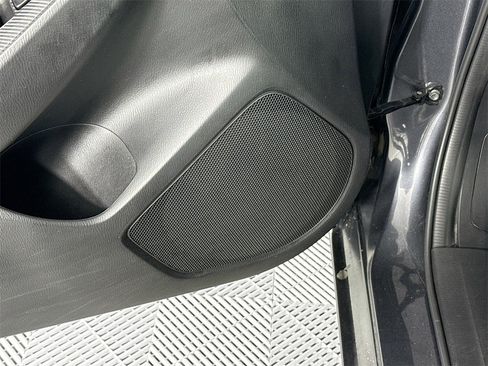 Used 2014 MAZDA MAZDA3 i Touring image 18