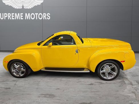 Used 2005 Chevrolet SSR w/ Preferred Equipment Group image 6