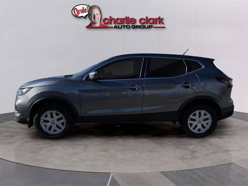 Used 2020 Nissan Rogue Sport S image 3