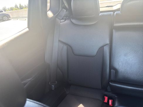 Used 2025 Jeep Compass Trailhawk AWD/4WD image 37
