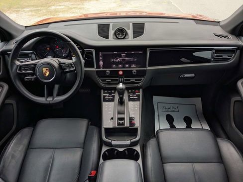 Used 2023 Porsche Macan AWD/4WD image 15