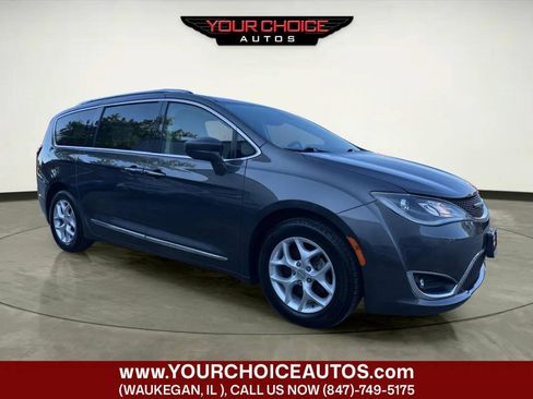 Used 2018 Chrysler Pacifica Touring-L Plus w/ Tire & Wheel Group FWD image 7