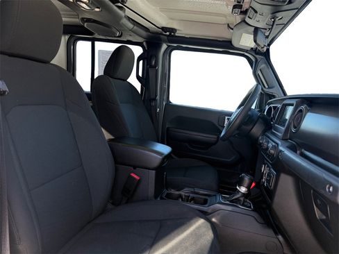 Used 2023 Jeep Gladiator Sport image 15