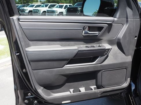 Used 2025 Toyota Sequoia Platinum AWD/4WD image 15