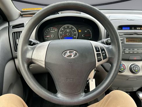 Used 2010 Hyundai Elantra SE FWD image 13