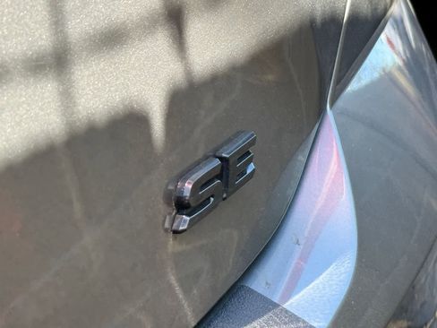 Used 2025 Toyota Camry SE w/ Multimedia Upgrade Package image 15