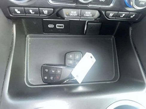 Used 2024 GMC Yukon SLT image 14