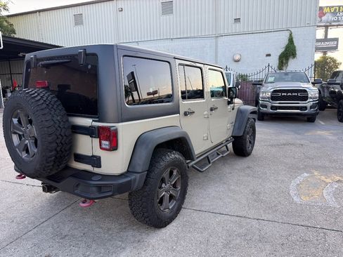 Used 2018 Jeep Wrangler Unlimited Rubicon AWD/4WD image 4