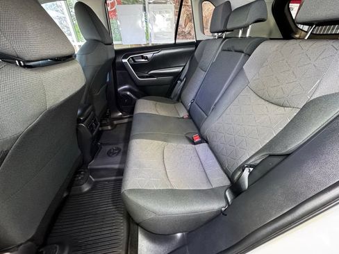 Used 2023 Toyota RAV4 XLE AWD/4WD image 43