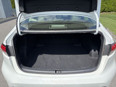 Used 2025 Toyota Corolla LE FWD image 5