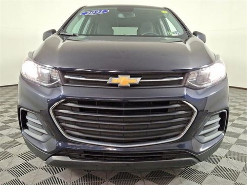 Used 2021 Chevrolet Trax LS w/ Tint and Cruise Package image 5