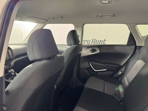 Used 2025 Kia Soul LX w/ LX Technology Package image 8