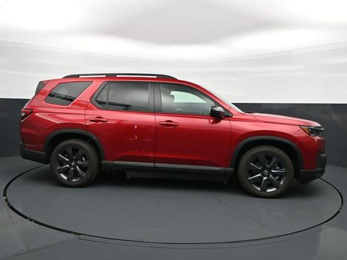 Used 2026 Honda Pilot Sport image 8