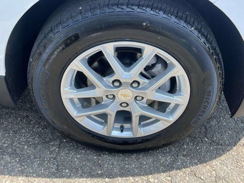 Certified 2024 Chevrolet Equinox LT FWD image 8
