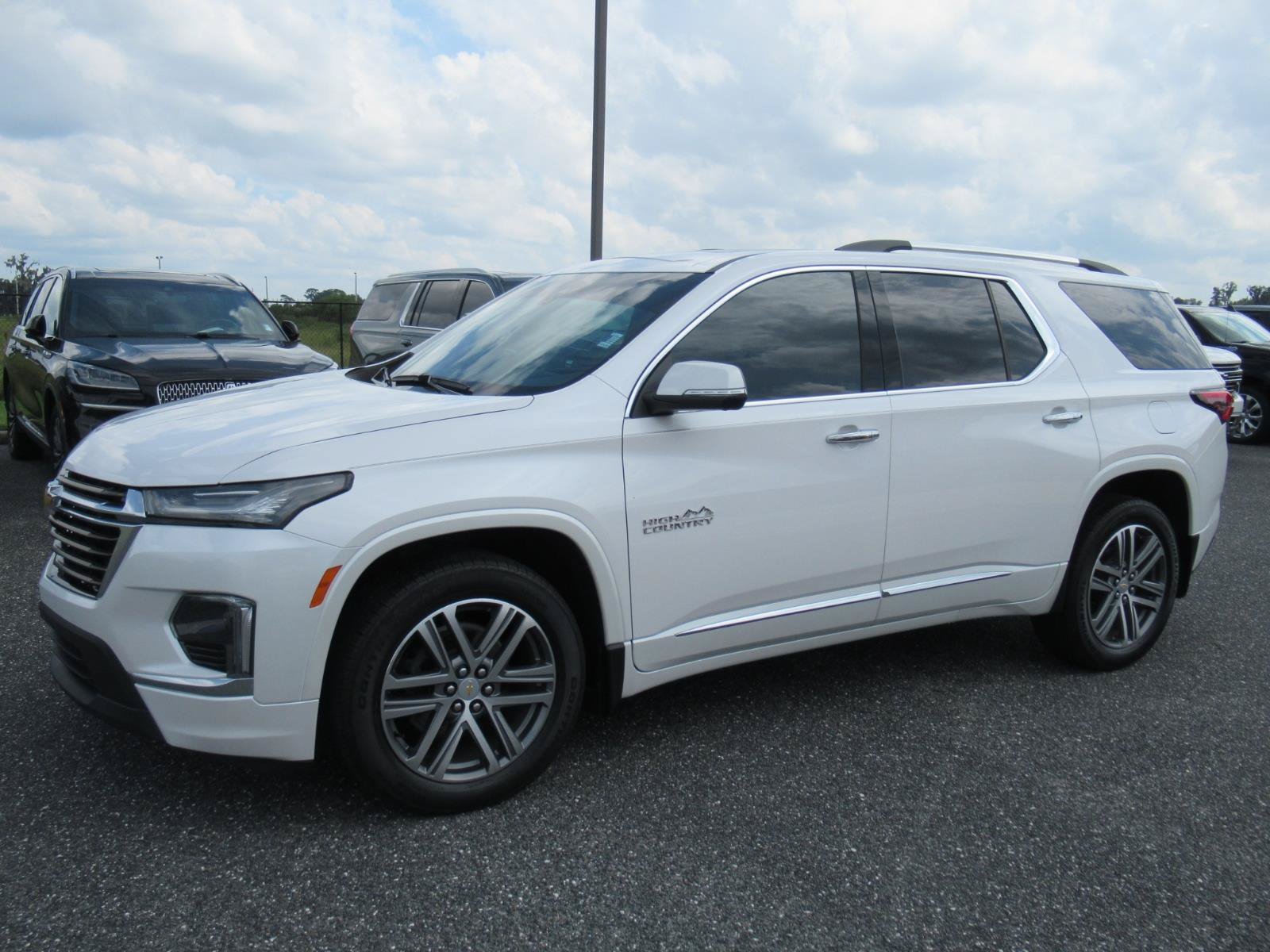Certified 2023 Chevrolet Traverse High Country FWD image 4