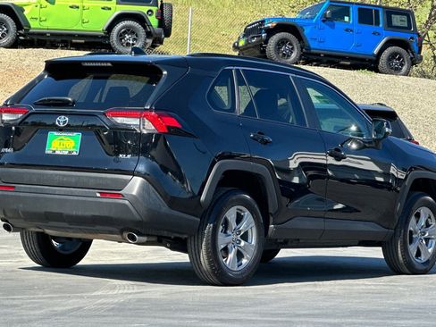 Used 2025 Toyota RAV4 XLE image 4