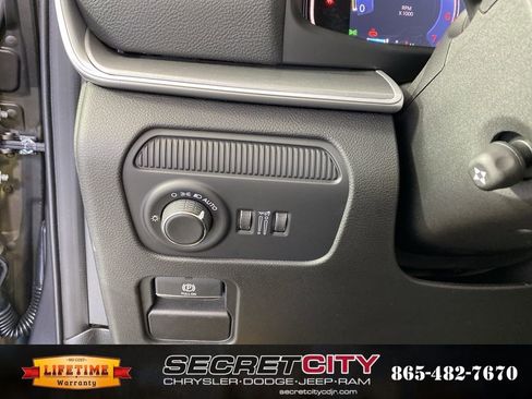 New 2026 Jeep Grand Wagoneer 4WD image 15