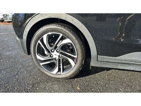Used 2023 Chevrolet Bolt LT w/ Infotainment Package image 23