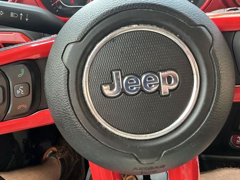 Used 2019 Jeep Wrangler Unlimited Rubicon w/ Cold Weather Group AWD/4WD image 20