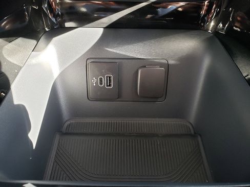 New 2026 Ford Explorer Platinum w/ LUX Leather Package image 22