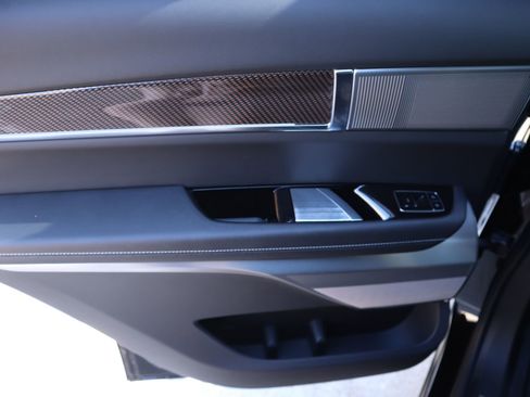 New 2026 Cadillac Vistiq Sport image 18