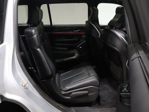 Used 2021 Jeep Grand Cherokee L Overland w/ Luxury Tech Group IV image 24