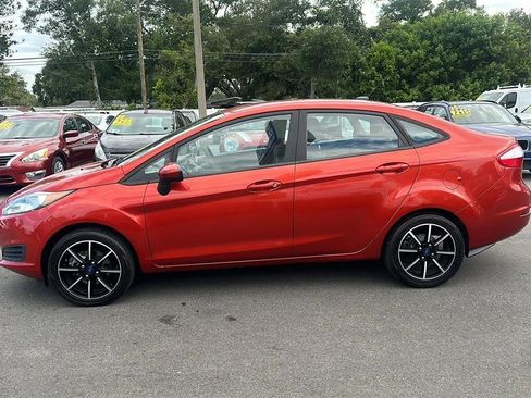 Used 2018 Ford Fiesta SE FWD image 14