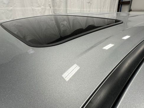 Used 2025 Toyota Sienna XLE image 42