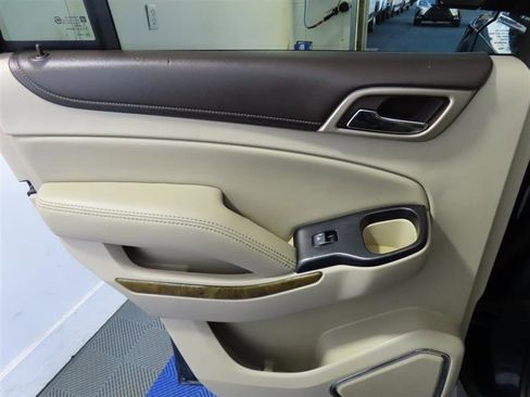 Used 2017 GMC Yukon Denali w/ Open Road Package image 34