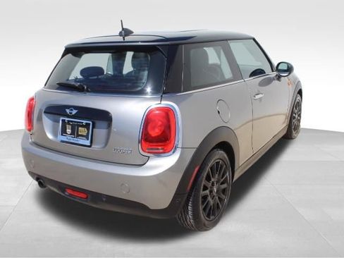 Used 2017 MINI Cooper 2-Door Hardtop image 5