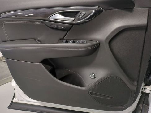 Used 2022 Buick Envision Essence w/ Sport Touring Package image 30