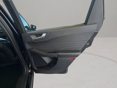 Used 2025 Ford Escape ST-Line image 31