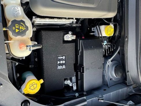 Used 2021 Jeep Cherokee Limited w/ Mopar Interior Package image 39