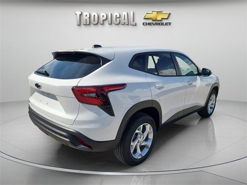 New 2026 Chevrolet Trax LS w/ LS Convenience Package image 5