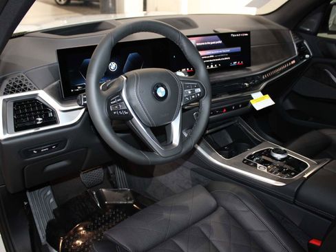 Used 2026 BMW X5 sDrive40i w/ Executive Package image 10