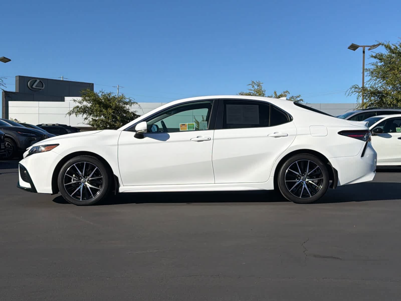 Used 2024 Toyota Camry SE w/ Convenience Package FWD image 9
