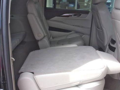 Used 2017 Cadillac Escalade ESV Premium Luxury AWD/4WD image 40
