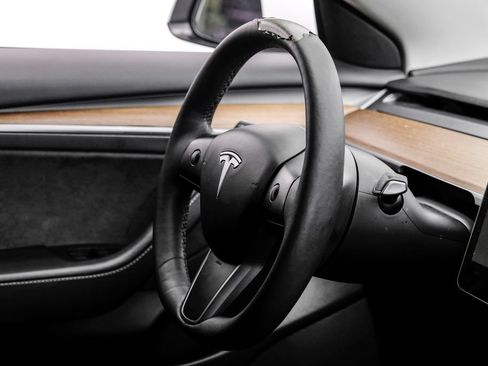 Used 2022 Tesla Model 3 Long Range AWD/4WD image 16