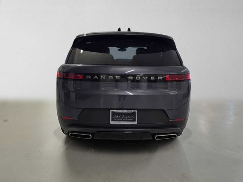 Used 2025 Land Rover Range Rover Sport SE AWD/4WD image 4