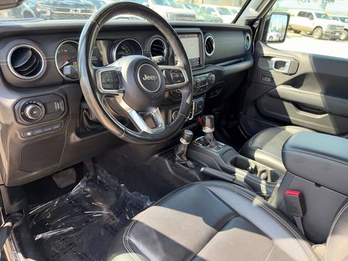 Used 2023 Jeep Wrangler Unlimited Sahara w/ Cold Weather Group AWD/4WD image 8