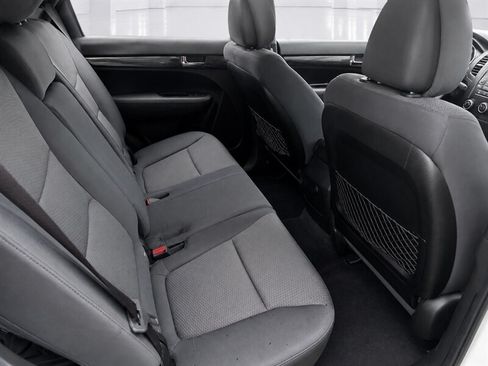 Used 2012 Kia Sorento LX AWD/4WD image 11