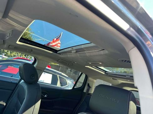 Used 2023 GMC Acadia Denali w/ Denali Ultimate Package image 21