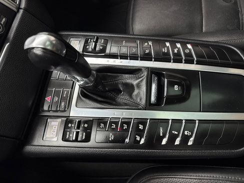 Used 2015 Porsche Macan Turbo AWD/4WD image 30