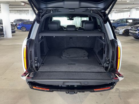 Used 2024 Land Rover Range Rover SE AWD/4WD image 16