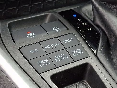 Certified 2022 Toyota RAV4 XLE w/ Convenience Package image 28